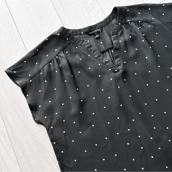 Banana Republic dark grey and white polka dot blouse - Picture 2 of 9